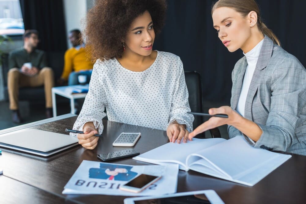 BPO Financeiro - Imagem de contadoras especialistas em terceirização da gestão financeira